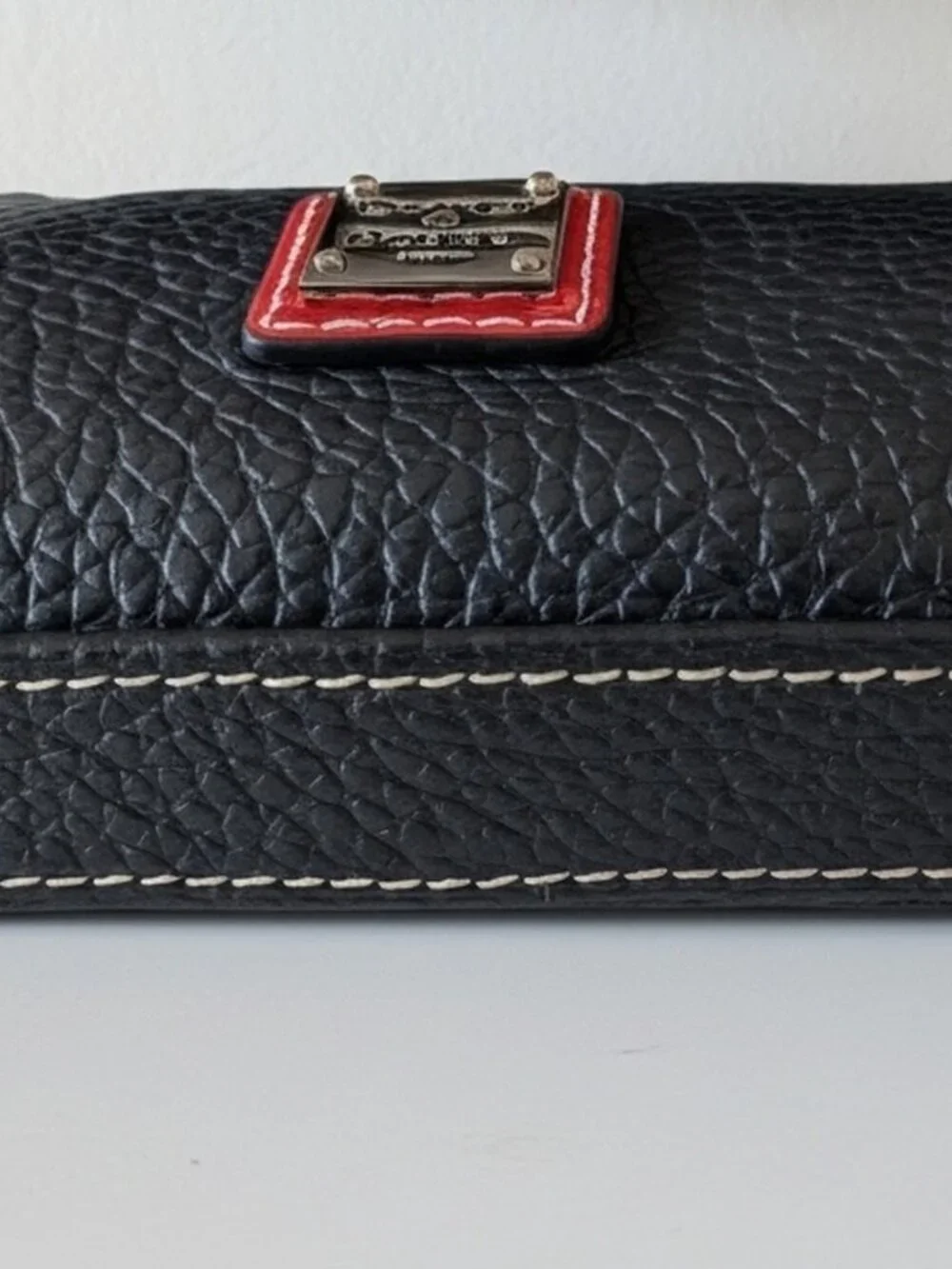 Dooney & Bourke Pebble Grain Large Framed Purse Black Kiss‑Lock Wallet